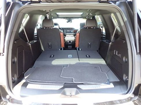 Used 2023 GMC Yukon Denali Ultimate image 6