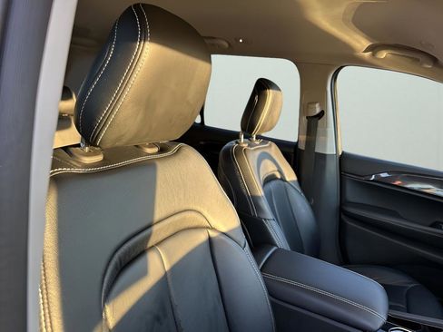 Used 2022 Jeep Grand Cherokee Laredo w/ Luxury Tech Group I image 15