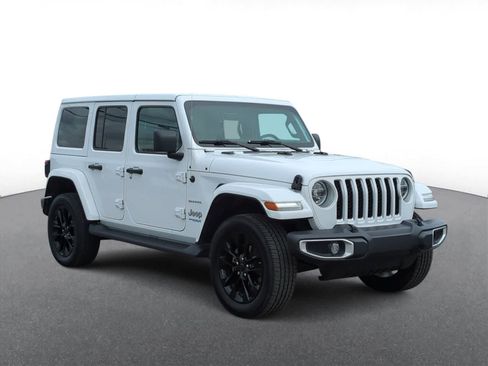 Used 2021 Jeep Wrangler Unlimited Sahara w/ Cold Weather Group AWD/4WD image 2
