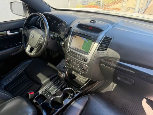 Used 2014 Kia Sorento SX w/ 3rd Row Package image 7