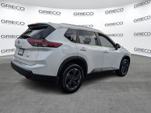 Certified 2024 Nissan Rogue SV w/ SV Premium Package image 7