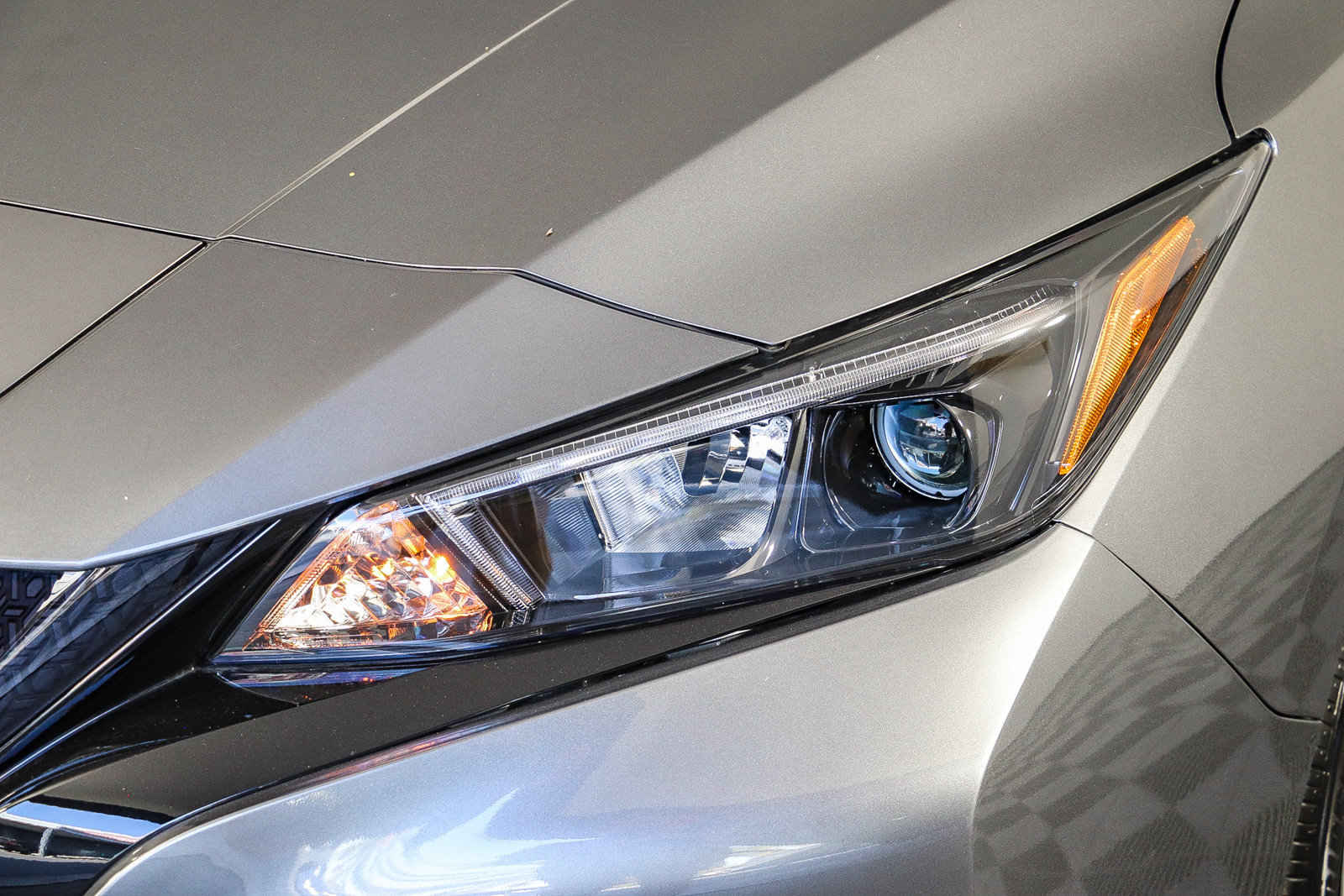 Used 2025 Nissan Leaf S FWD image 4