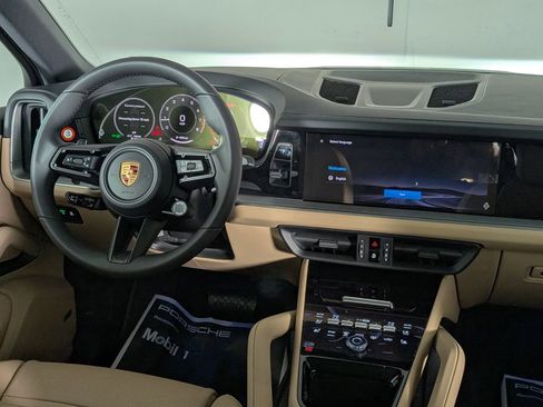 New 2026 Porsche Cayenne image 22