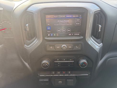 Used 2020 Chevrolet Silverado 1500 Custom Trail Boss w/ Custom Convenience Package AWD/4WD image 16