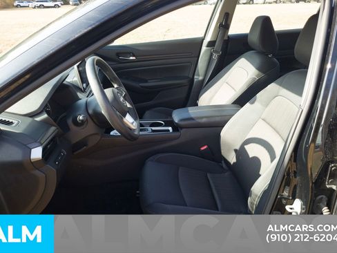 Used 2024 Nissan Altima 2.5 SV image 7