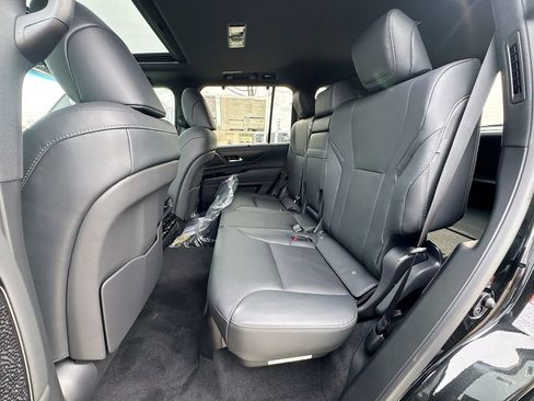 New 2026 Lexus LX 600 4WD w/ Premium Package image 30