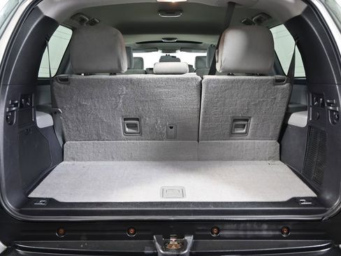 Used 2016 Toyota Sequoia SR5 AWD/4WD image 17