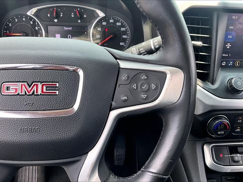 Used 2022 GMC Acadia SLT w/ Preferred Package FWD image 25