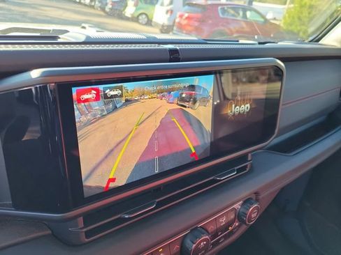 Used 2024 Jeep Wrangler Unlimited Rubicon 392 image 21