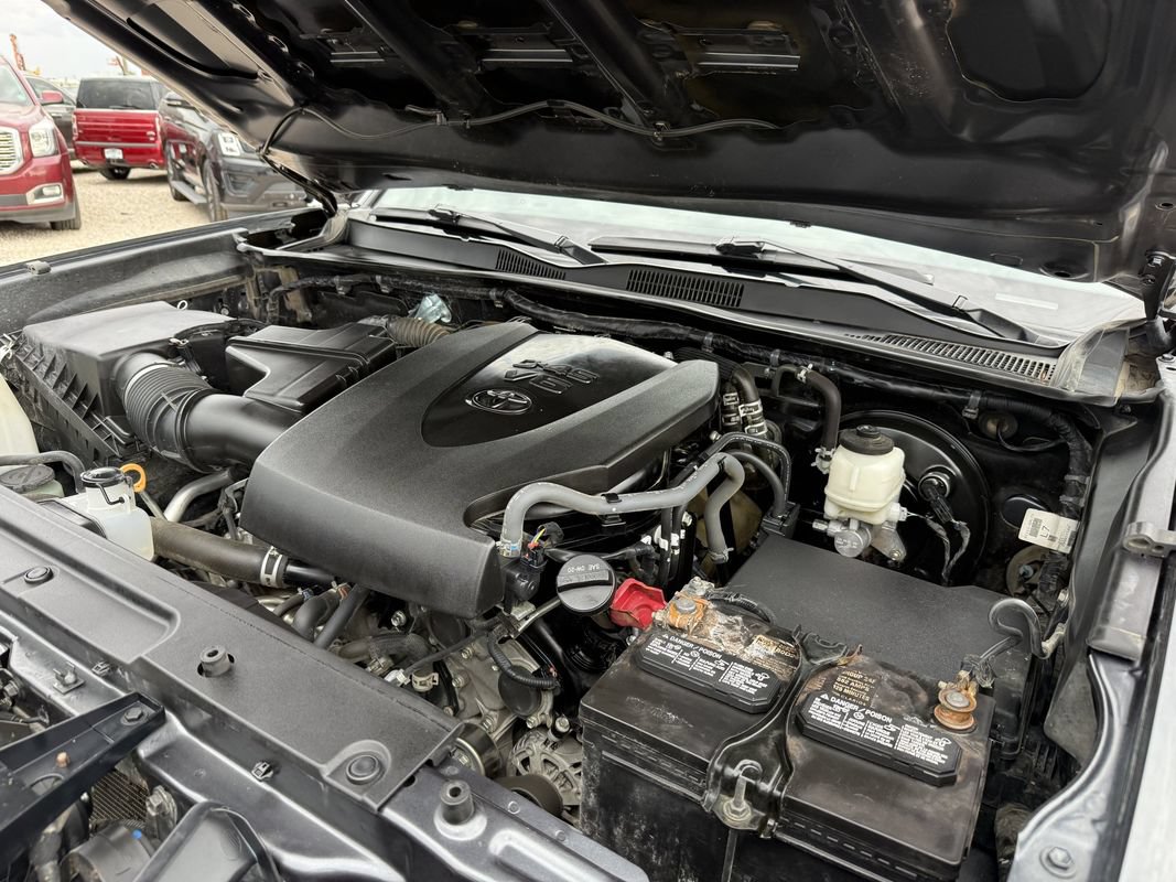Used 2021 Toyota Tacoma TRD Sport w/ Technology Package AWD/4WD image 38