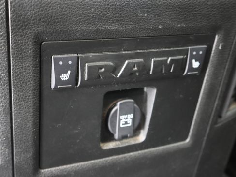 Used 2018 RAM 3500 Laramie image 36