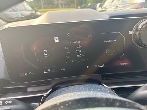 Used 2025 Kia Carnival SX Prestige FWD image 8