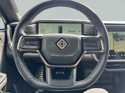 Used 2022 Rivian R1T Adventure image 31