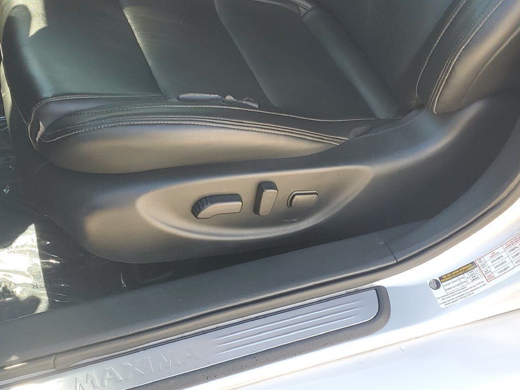 Used 2020 Nissan Maxima 3.5 SV w/ Floor Mat Group FWD image 23