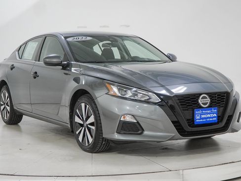 Used 2022 Nissan Altima 2.5 SV AWD/4WD image 12