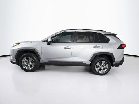 Used 2022 Toyota RAV4 XLE w/ Convenience Package FWD image 6