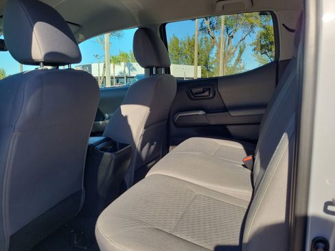 Used 2021 Toyota Tacoma TRD Sport image 12