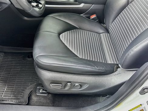 Used 2023 Toyota Highlander XSE AWD/4WD image 15