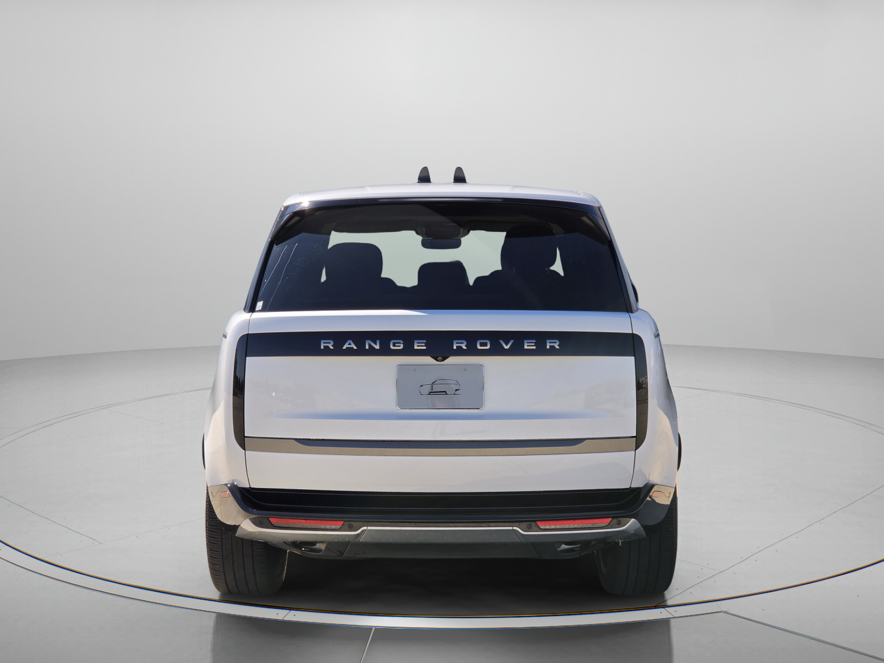 Certified 2025 Land Rover Range Rover SE AWD/4WD image 4