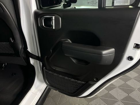 Used 2025 Jeep Wrangler Unlimited Rubicon image 31