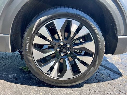 Used 2026 Ford Explorer Platinum w/ LUX Leather Package AWD/4WD image 40