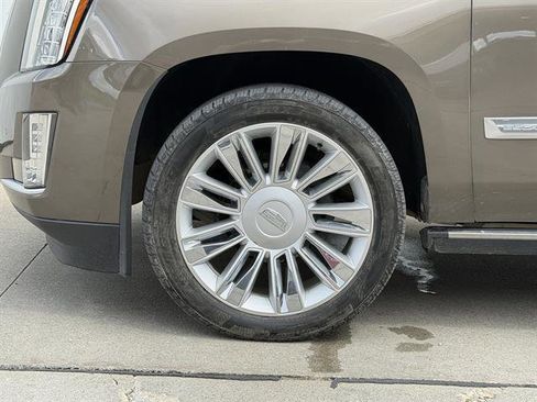 Certified 2016 Cadillac Escalade Platinum AWD/4WD image 9