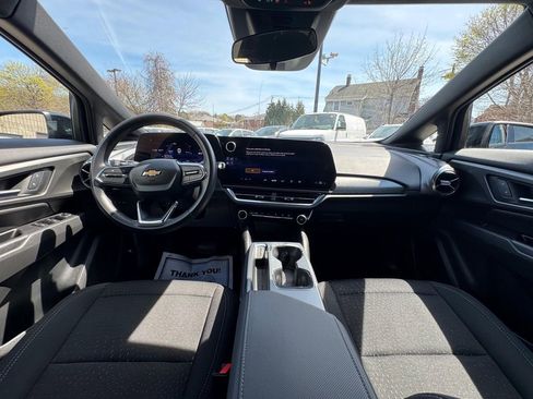 Used 2025 Chevrolet Equinox EV LT image 23