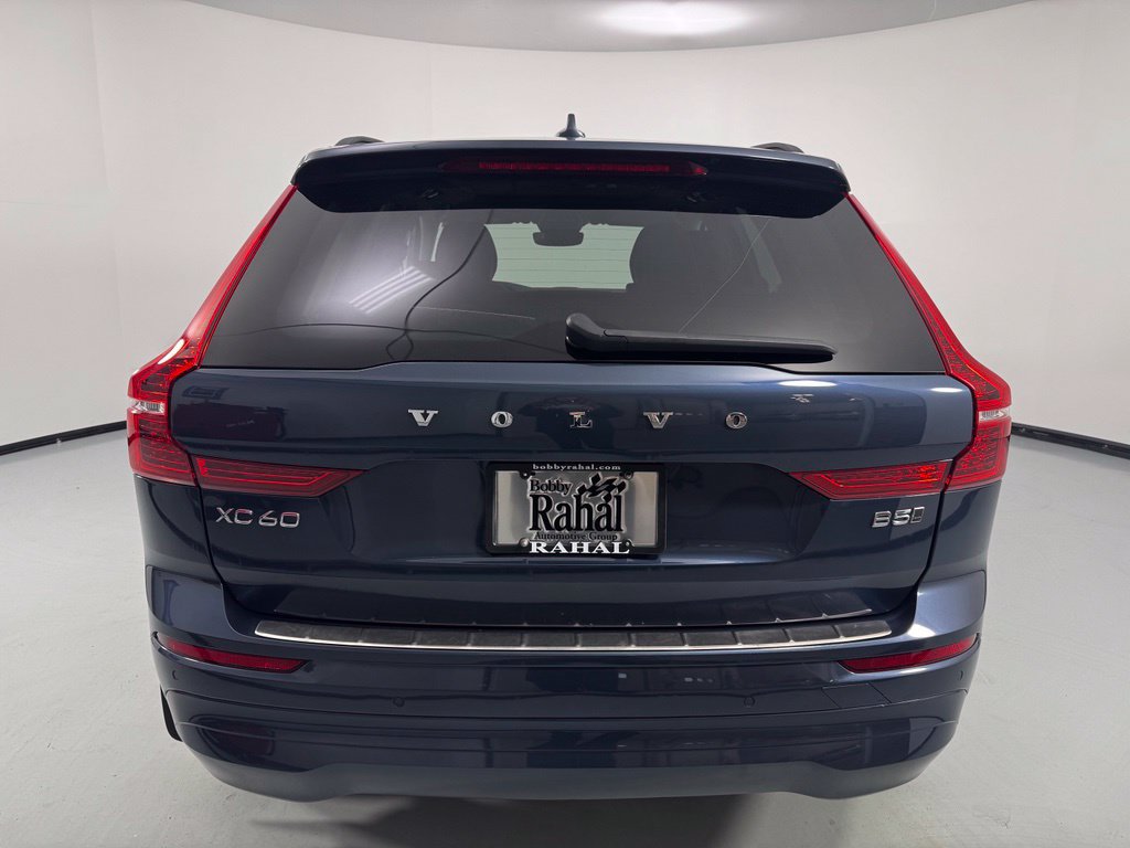 Used 2022 Volvo XC60 B5 Momentum w/ Advanced Package AWD/4WD image 6