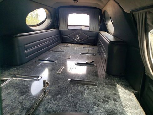 Used 2003 Cadillac De Ville Hearse FWD image 7