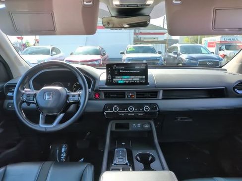 Used 2025 Honda Pilot EX-L image 14