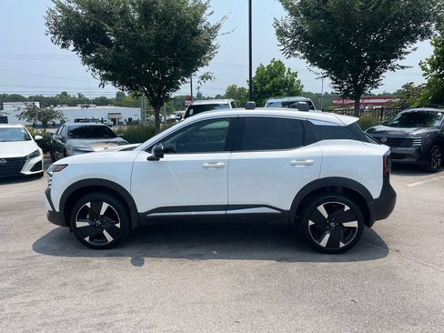 Certified 2026 Nissan Kicks SR FWD image 5