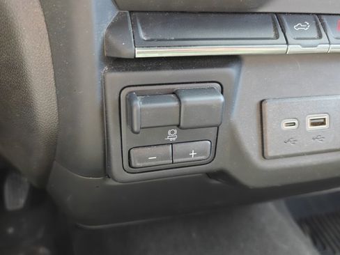 Used 2023 Chevrolet Silverado 2500 Custom w/ Custom Value Package image 20