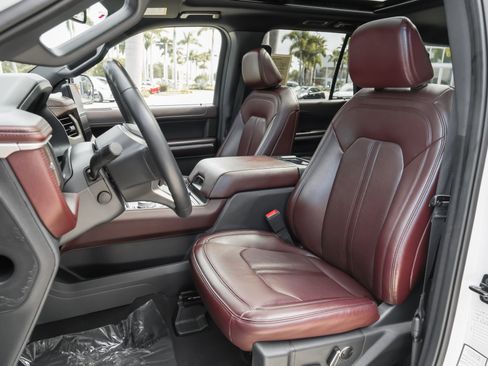 Used 2024 Ford Expedition Max Limited image 7