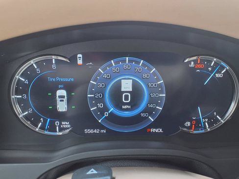 Used 2018 Cadillac Escalade ESV Platinum RWD image 15