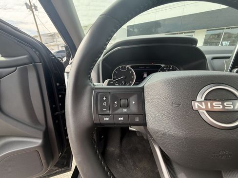 Used 2025 Nissan Rogue SV AWD/4WD image 22