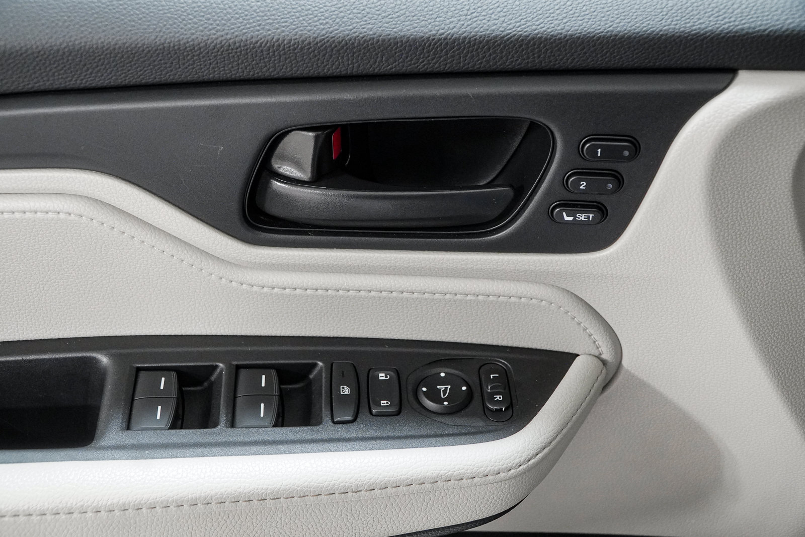 Used 2025 Honda Odyssey EX-L image 19