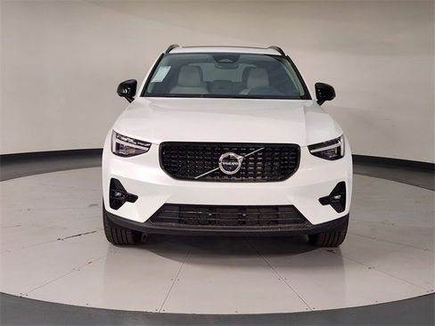 New 2026 Volvo XC40 B5 Plus w/ Protection Package Premier image 9