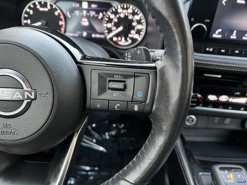 Used 2023 Nissan Rogue SL w/ SL Premium Package image 29