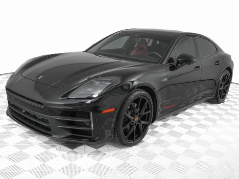Used 2026 Porsche Panamera image 8