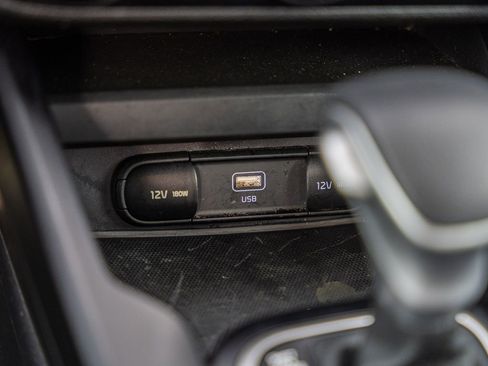 Used 2023 Kia Soul LX w/ LX Technology Package image 34