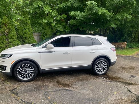 Used 2019 Lincoln Nautilus Reserve w/ Cargo Utility Package AWD/4WD image 2