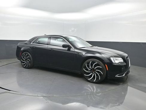 Used 2023 Chrysler 300 Touring RWD image 34