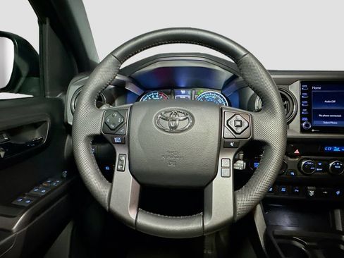 Used 2022 Toyota Tacoma TRD Sport w/ Technology Package AWD/4WD image 10