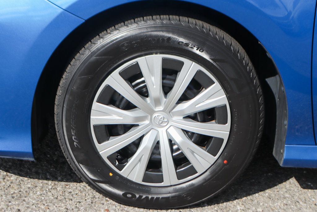 Used 2019 Toyota Camry LE FWD image 35