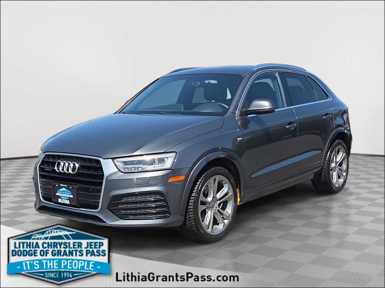Used 2018 Audi Q3 2.0T Premium Plus w/ Premium Plus Package AWD/4WD image 1