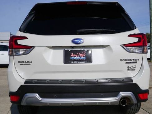 Used 2022 Subaru Forester Touring image 6