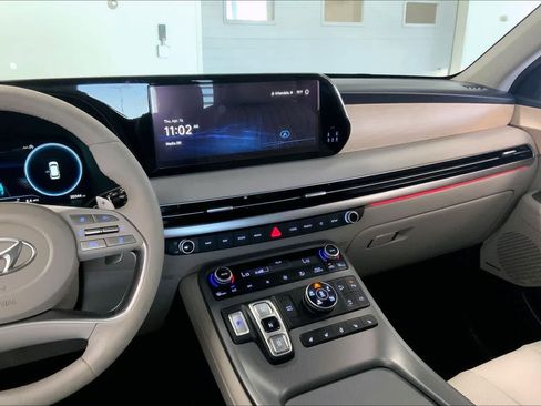 Used 2024 Hyundai Palisade Limited AWD/4WD image 13