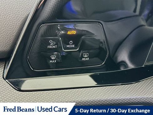 Used 2022 Volkswagen Golf R image 10