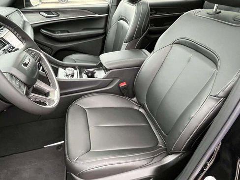 New 2025 Jeep Grand Cherokee L Limited w/ Black Appearance Package image 10