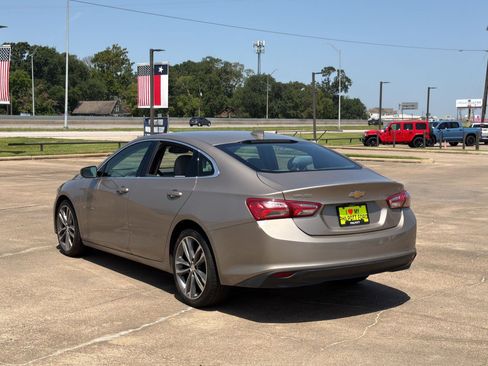 Used 2022 Chevrolet Malibu LT FWD image 3